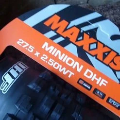 MAXXIS Minion DHF Pneu Souple MaxxGrip Dual Exo WT TR - 27,5 X 2,5 Pouces -Vélos électriques Soldes Magasin maxxis minion dhf pneu souple maxxgrip dual exo wt tr 275 x 25 pouces 4