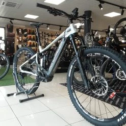 Vélos électriques Soldes Magasin -Vélos électriques Soldes Magasin mondraker crafty r 29 vttae racing silver graphite 2022 1