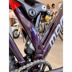 MONDRAKER Foxy R VTT All-Mountain Deep Purple / Flame Red 2022 14 MONDRAKER Foxy R VTT All-Mountain Deep Purple / Flame Red 2022 -Vélos électriques Soldes Magasin mondraker foxy r vtt all mountain deep purple flame red 2022 5