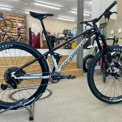 MONDRAKER Foxy VTT All-Mountain Racing Silver-Black 2022 -Vélos électriques Soldes Magasin mondraker foxy vtt all mountain racing silver black 2022 3