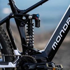 MONDRAKER Level R VTTAE Superenduro Black Dirty White 2022 -Vélos électriques Soldes Magasin mondraker level r vttae superenduro black dirty white 2022 5
