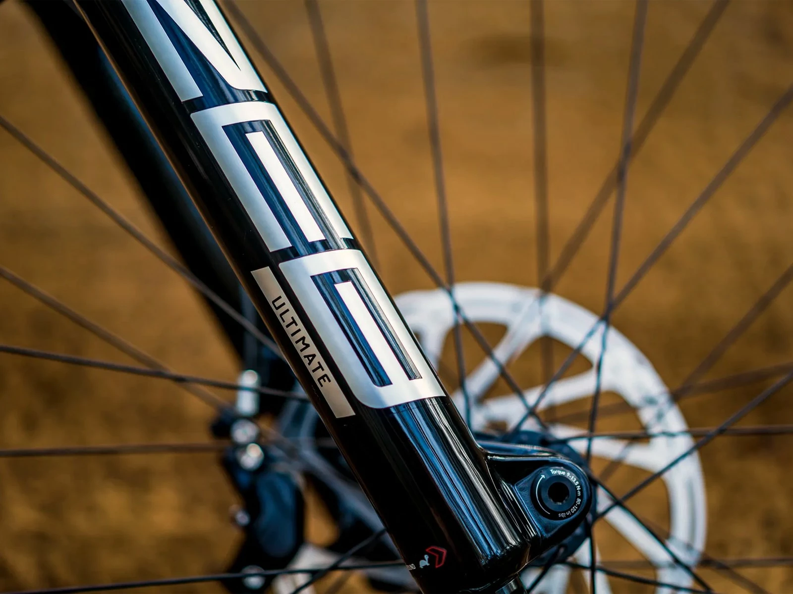 ROCKSHOX Fourche Zeb Ultimate 29'' Charger 3 RC2 Déport 44mm 170mm 2023 6 ROCKSHOX Fourche Zeb Ultimate 29'' Charger 3 RC2 Déport 44mm 170mm 2023 – Image 4