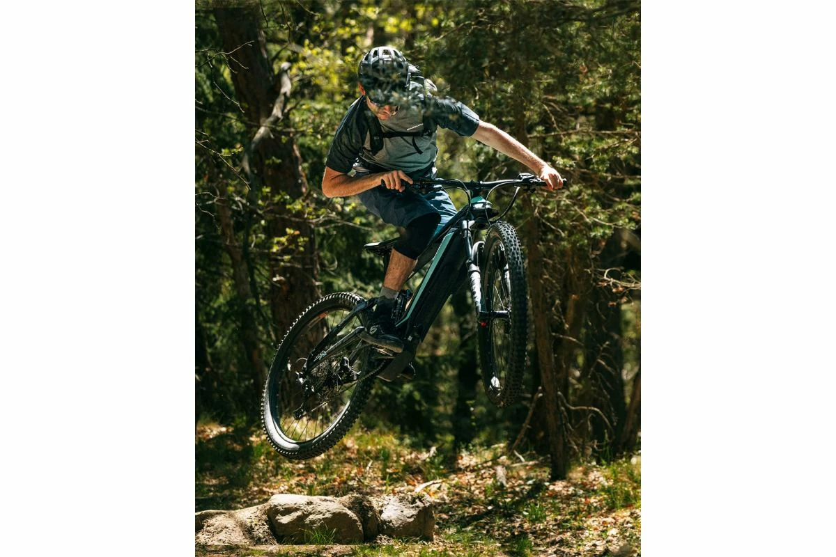 VTT Électrique BIANCHI E-Omnia FX-Type FS XT 12v Couleur Noir/Bleu Clair Taille Cadre 48 (L) 6 VTT Électrique BIANCHI E-Omnia FX-Type FS XT 12v Couleur Noir/Bleu Clair Taille Cadre 48 (L) – Image 4